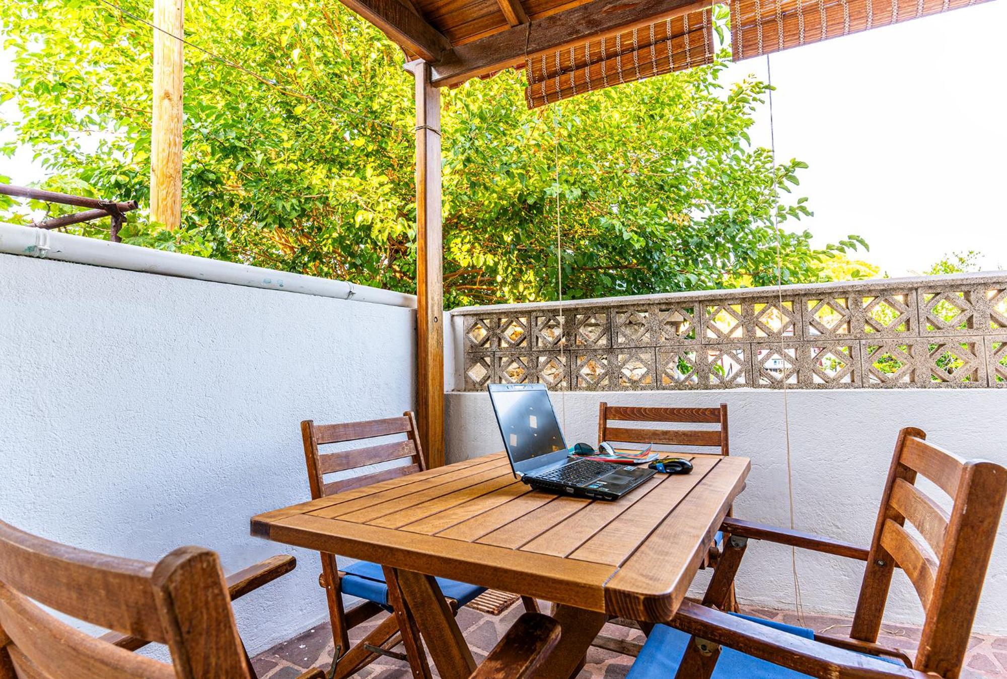 Apartment La Skala Eresou
